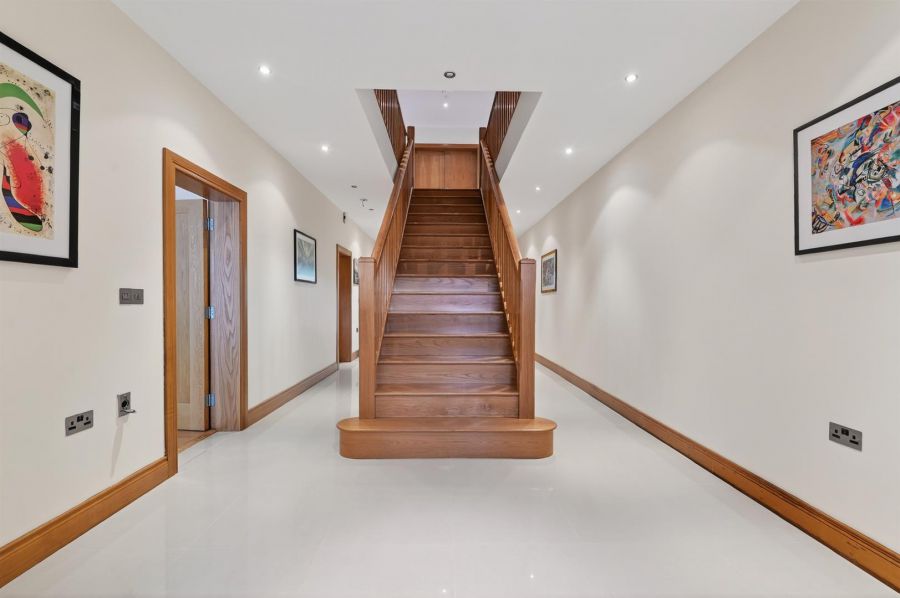 43 Bristow Park