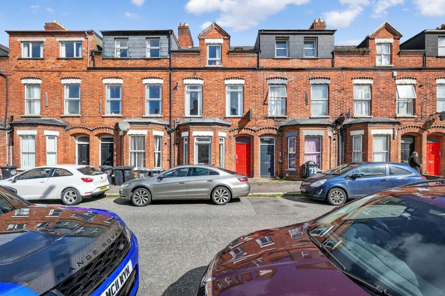 75 Wellesley Avenue (Converted Into Two Apartments) 75 Wellesley Avenue (Converted Into Two Apartments)