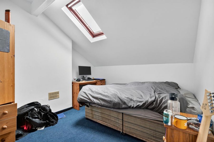75 Wellesley Avenue (Converted Into Two Apartments)