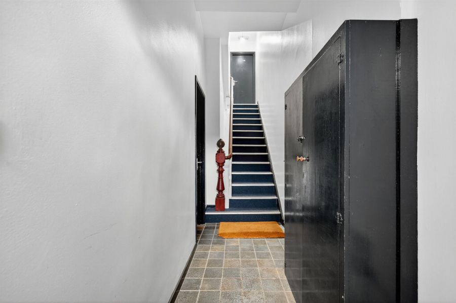 75 Wellesley Avenue (Converted Into Two Apartments) 75 Wellesley Avenue (Converted Into Two Apartments)