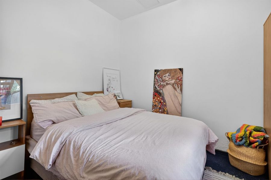 75 Wellesley Avenue (Converted Into Two Apartments)