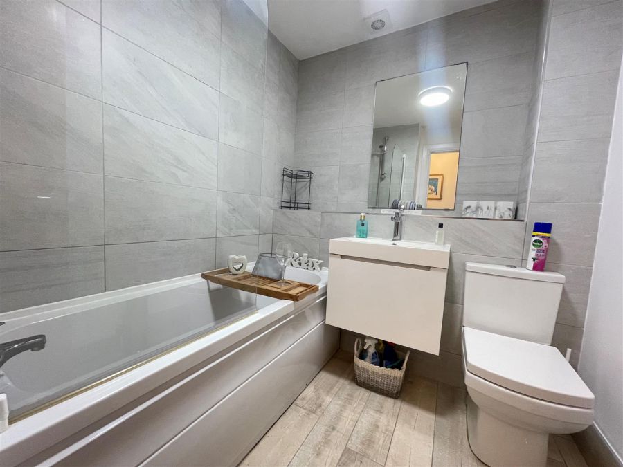 Apt 6 Locksley Lane, Upper Lisburn Road