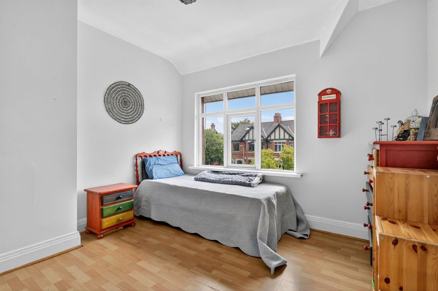 65 Diamond Gardens