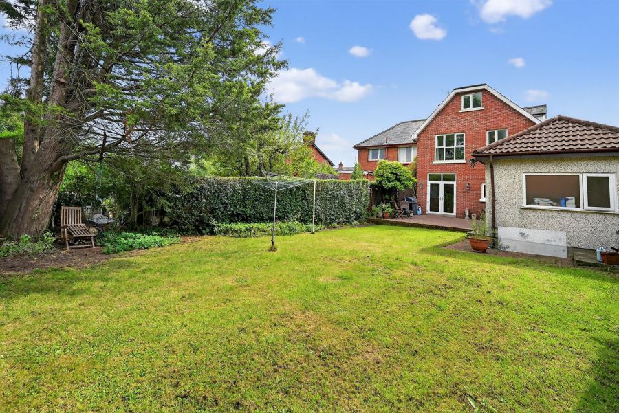 65 Diamond Gardens