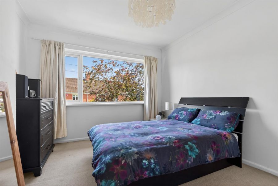 31 Cricklewood Park