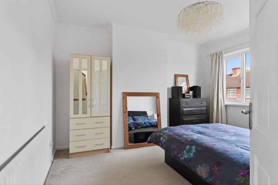 31 Cricklewood Park