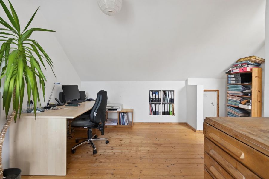 31 Cricklewood Park