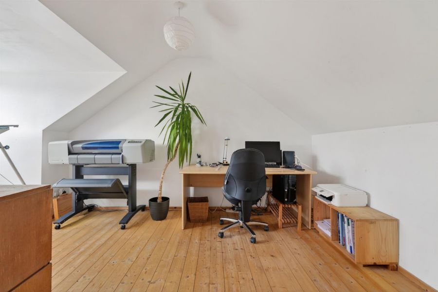 31 Cricklewood Park