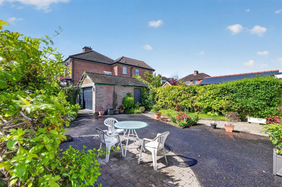 31 Cricklewood Park