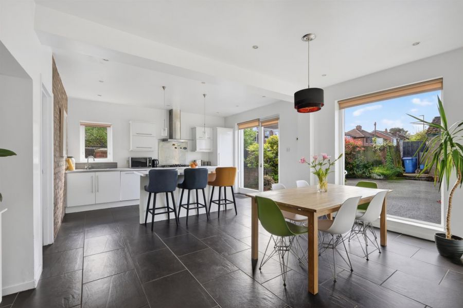 31 Cricklewood Park
