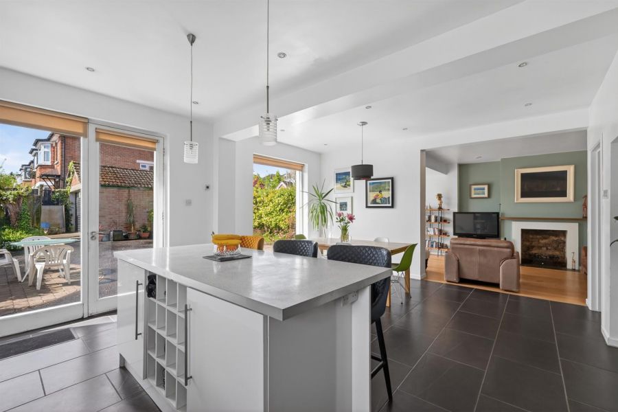 31 Cricklewood Park