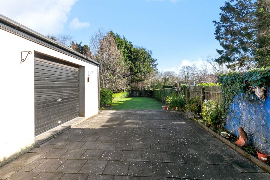 70 Priory Park
