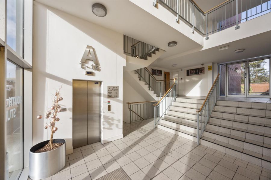 Apt 5 South Studios, Tates Avenue