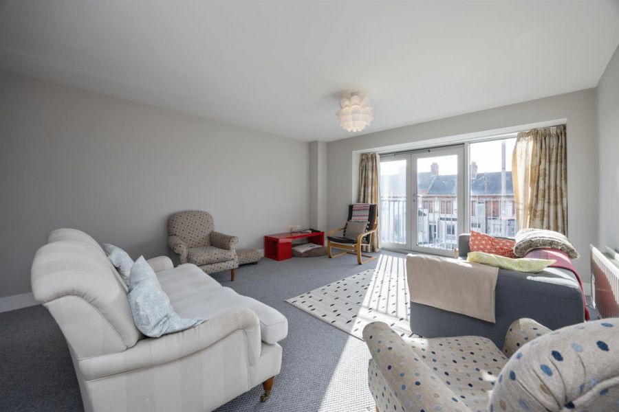 Apt 5 South Studios, Tates Avenue