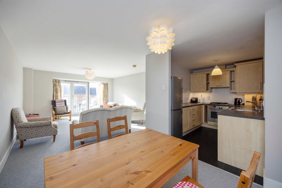 Apt 5 South Studios, Tates Avenue