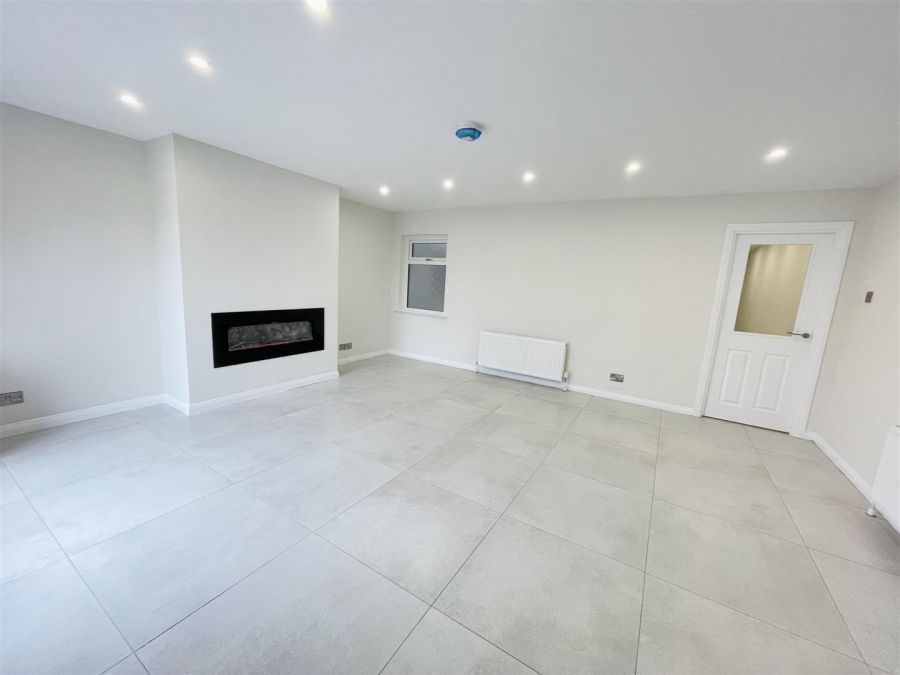 Apt 7 Ceara Court, Windsor Avenue