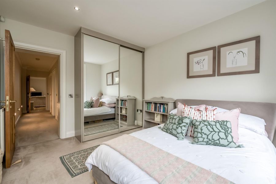 Apt 2, 96 Balmoral Avenue