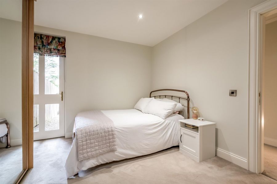 Apt 2, 96 Balmoral Avenue
