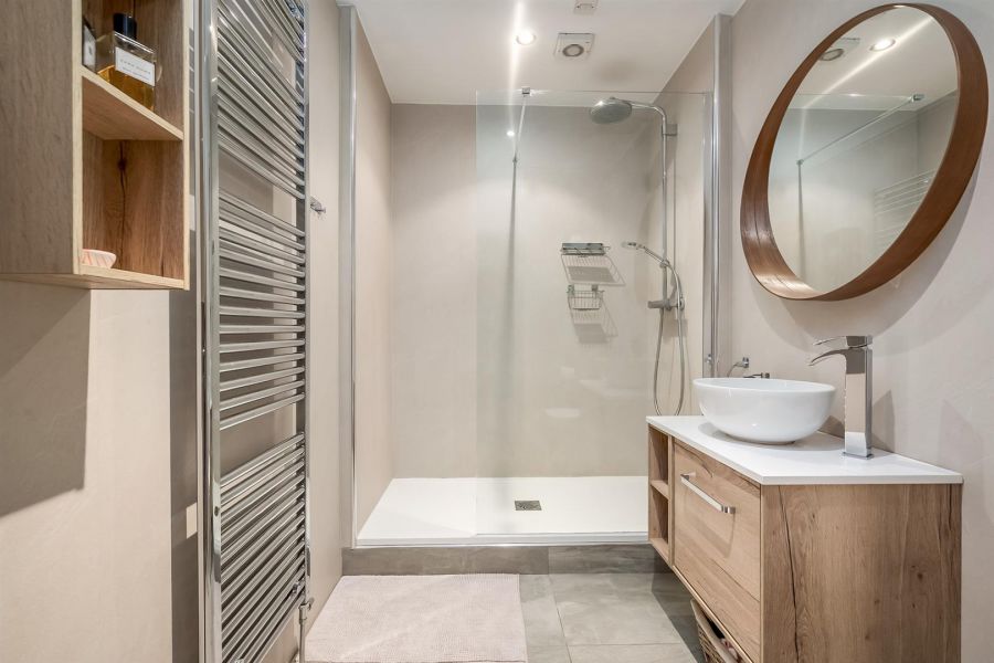 Apt 2, 96 Balmoral Avenue