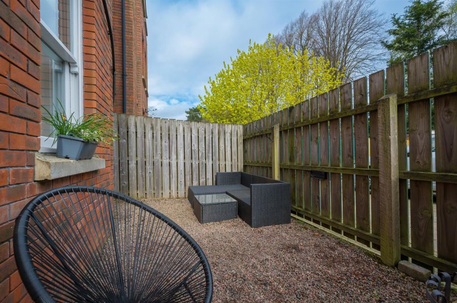 Apt 2, 96 Balmoral Avenue