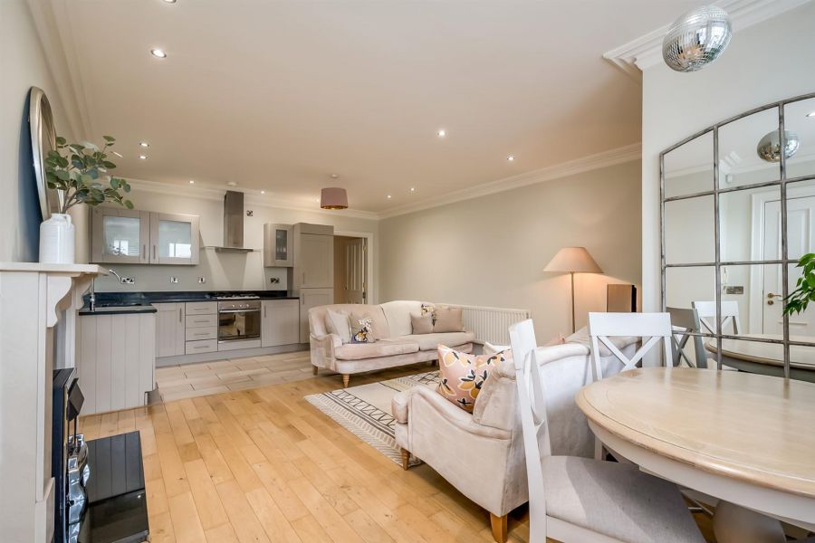 Apt 2, 96 Balmoral Avenue
