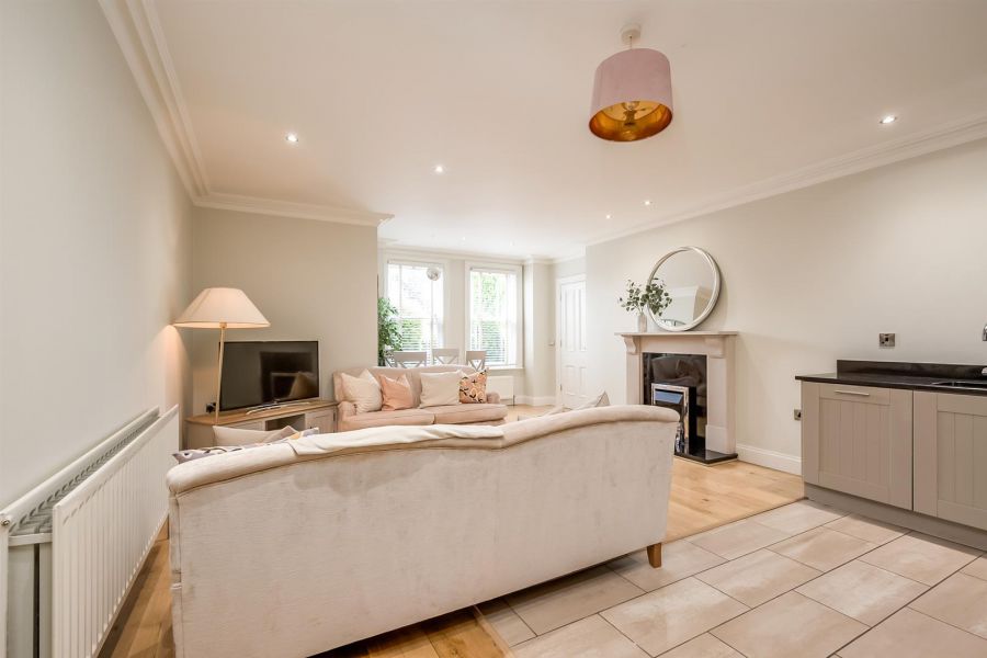 Apt 2, 96 Balmoral Avenue