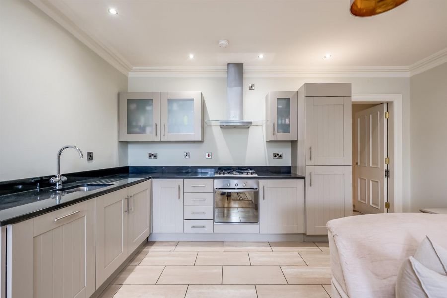 Apt 2, 96 Balmoral Avenue