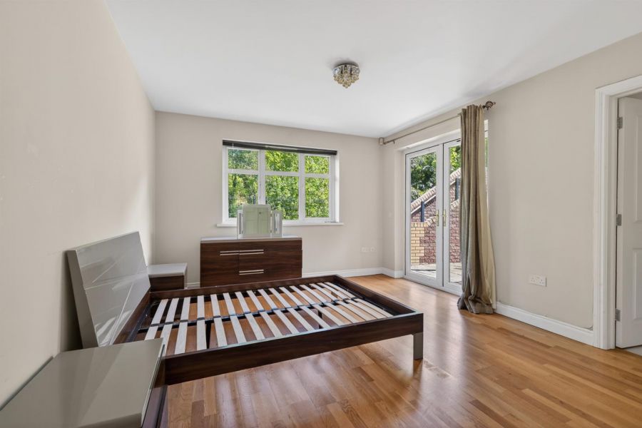 41 Glenburn Manor