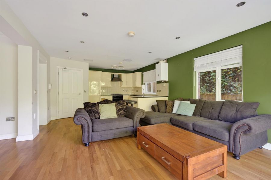 41 Glenburn Manor