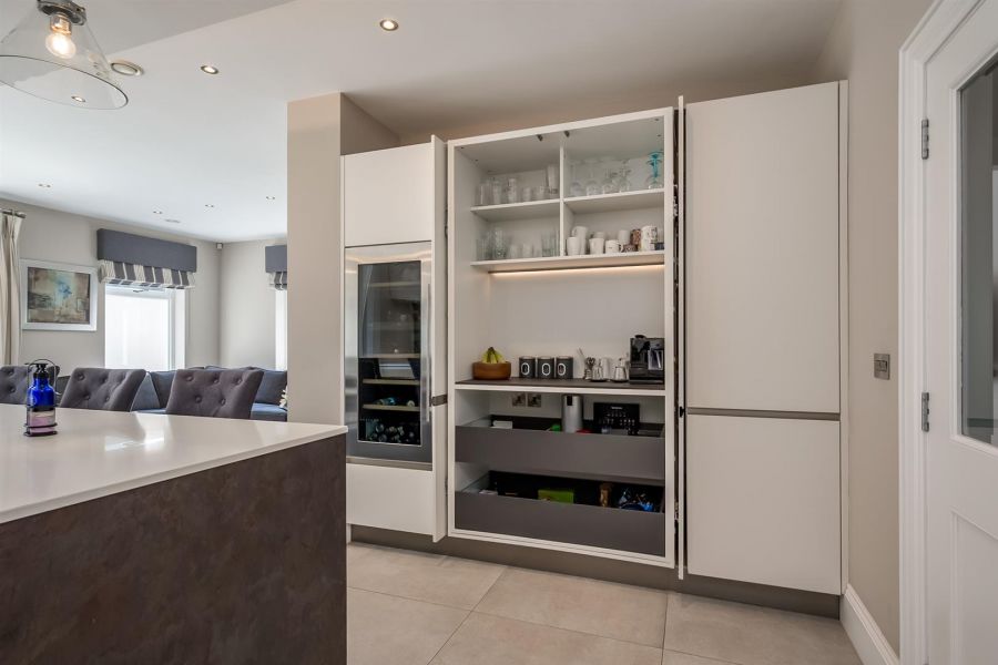 4 Shrewsbury Park