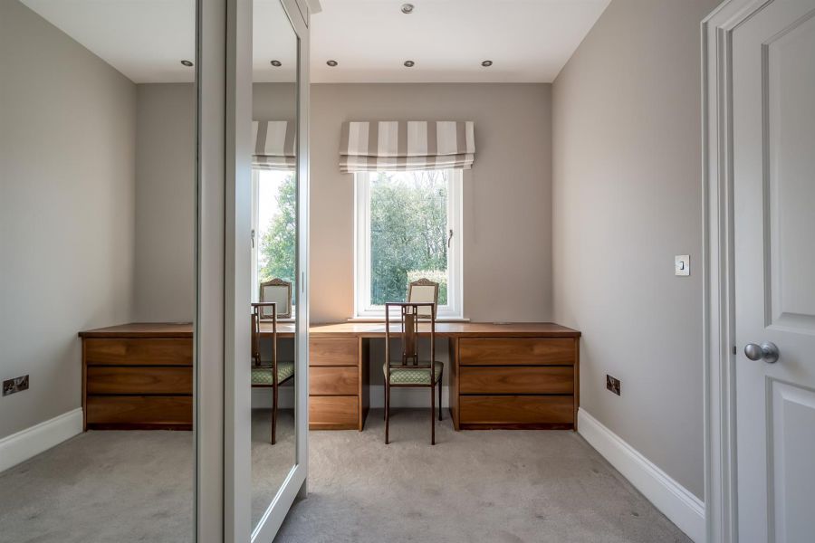 4 Shrewsbury Park