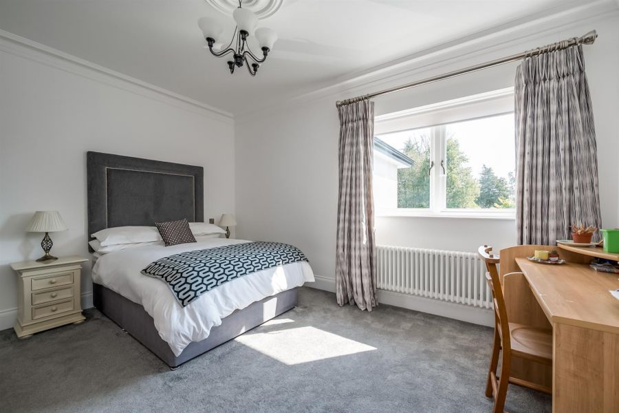 4 Shrewsbury Park