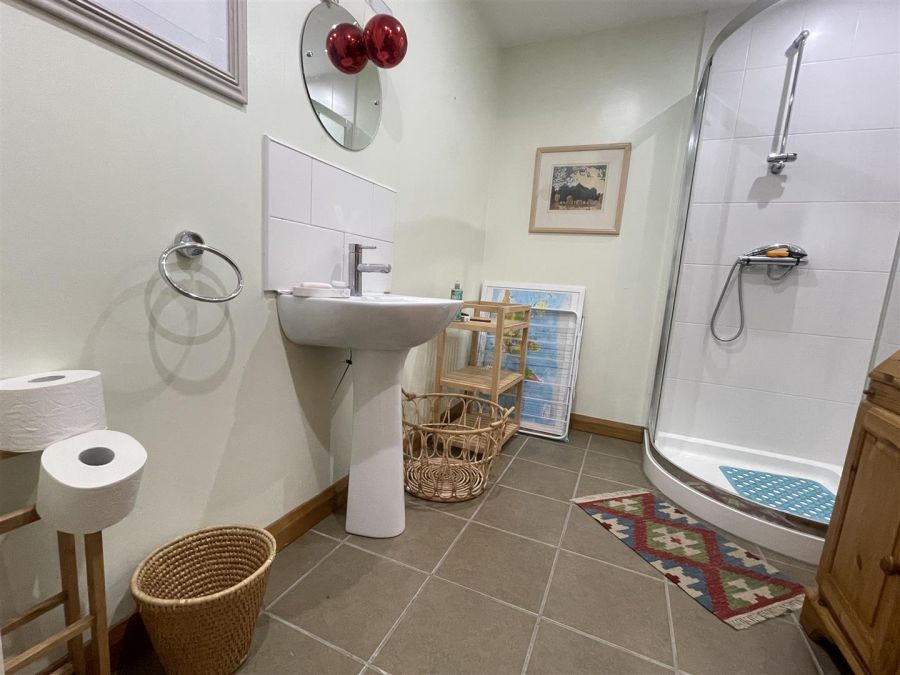 Apt 9, 230 Malone Road