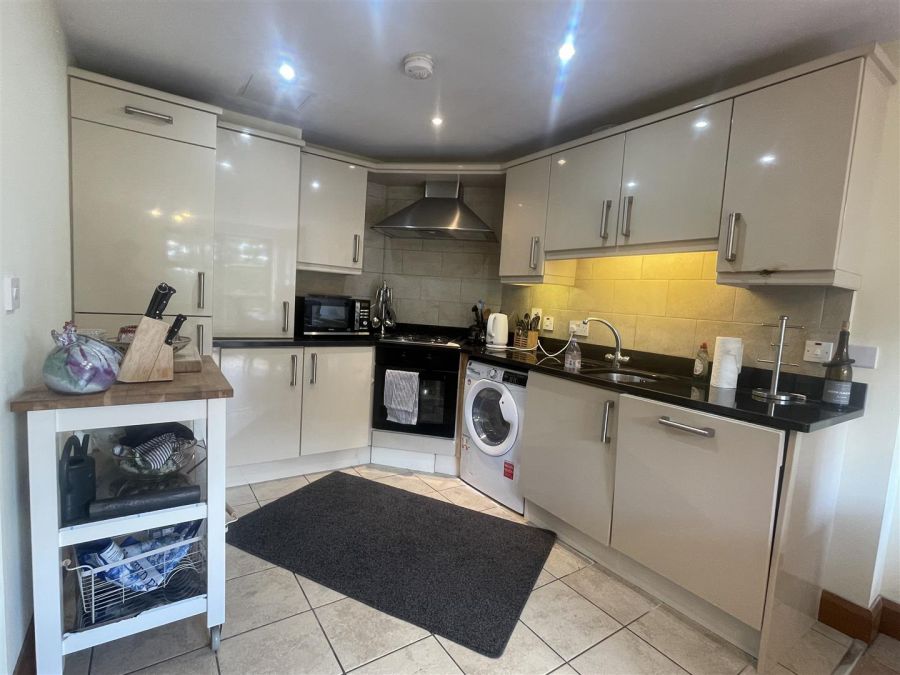 Apt 9, 230 Malone Road