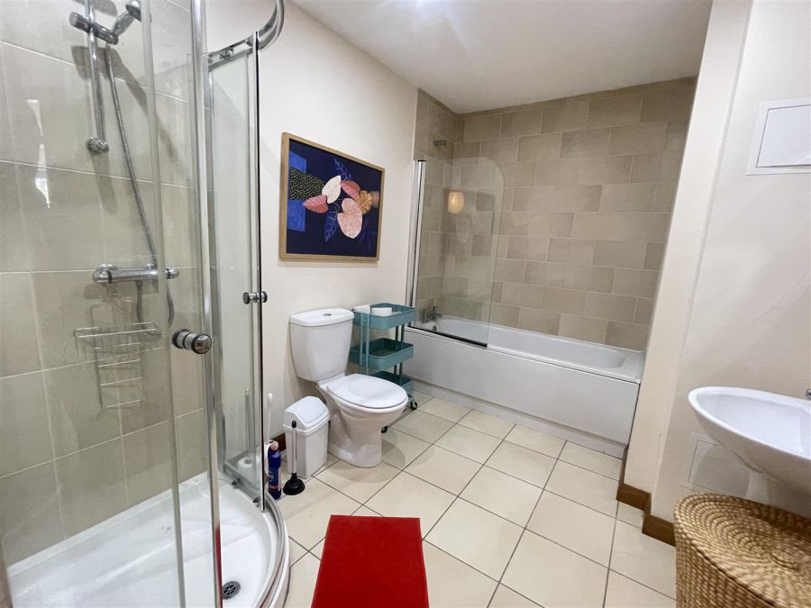 Apt 9, 230 Malone Road