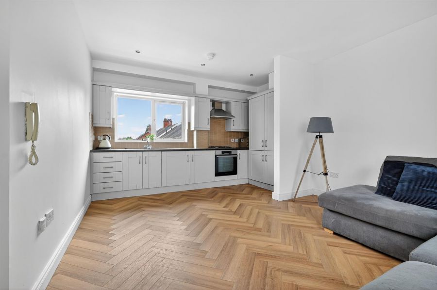 Apt 11 Tivoli Court, 142 Upper Lisburn Road