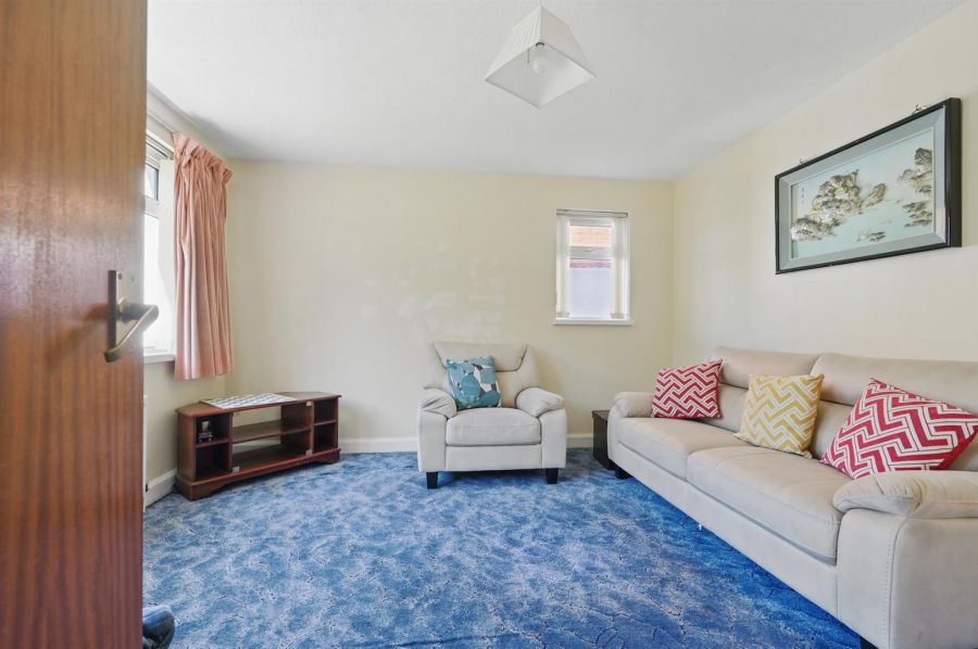 17 Wedderburn Gardens