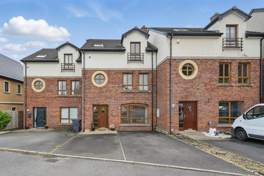 2 Drummond Manor