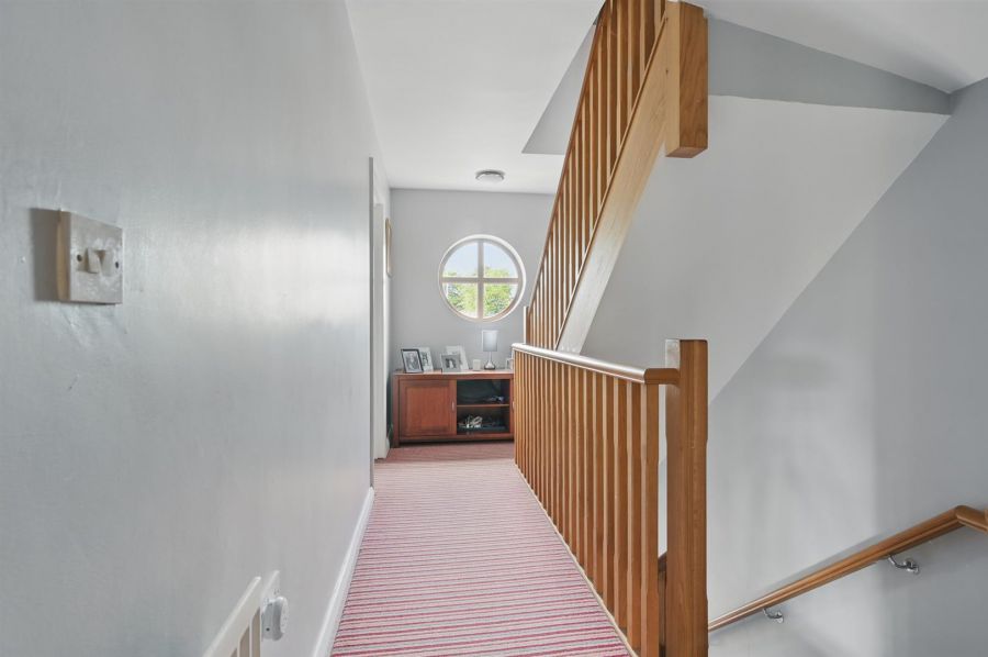 2 Drummond Manor