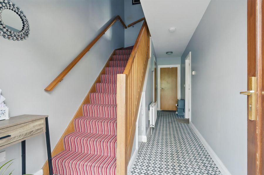 2 Drummond Manor