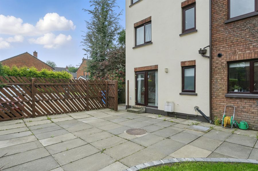 20 Upper Malone Park