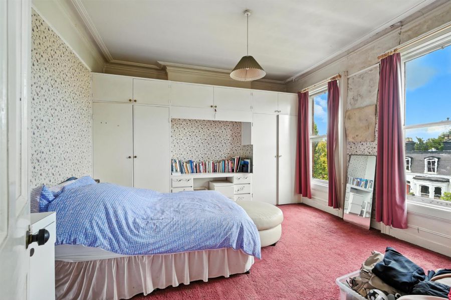 33 Marlborough Park North