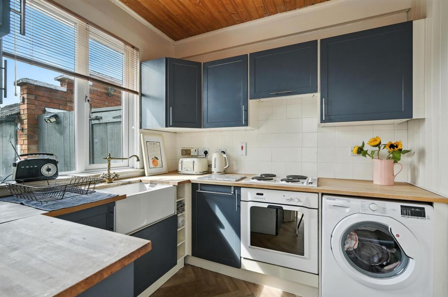 24 Locksley Gardens