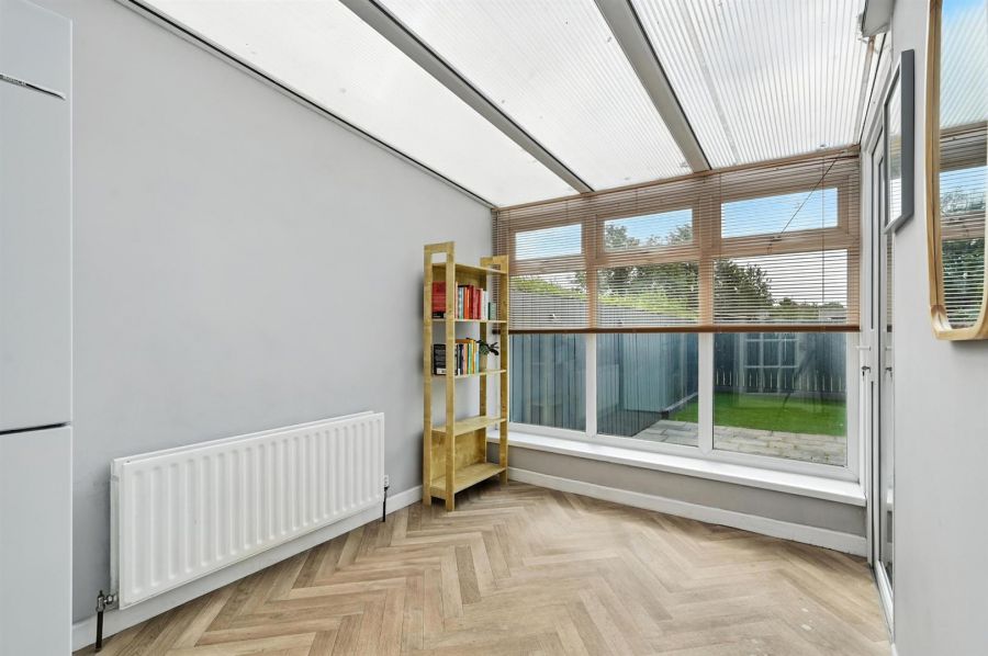 24 Locksley Gardens