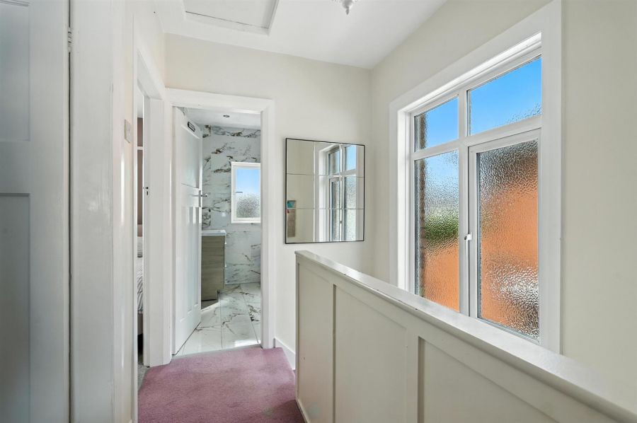 24 Locksley Gardens