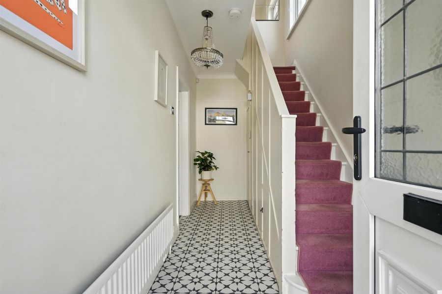 24 Locksley Gardens