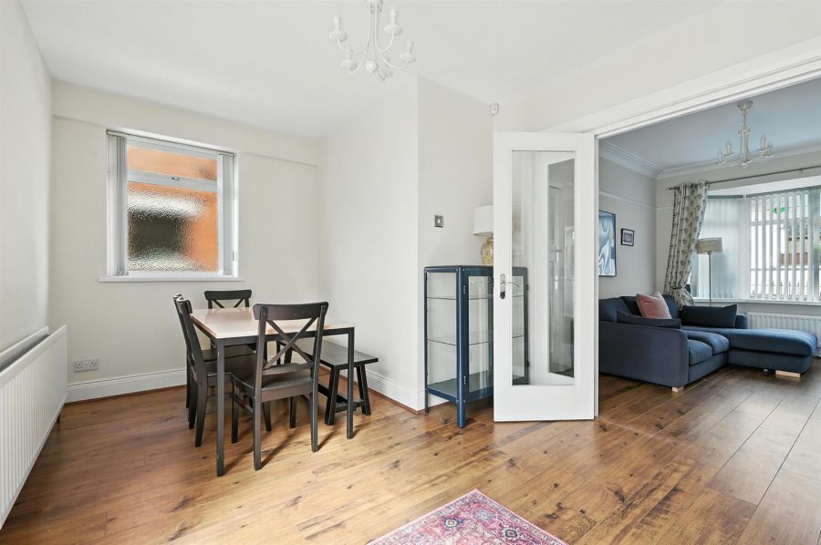 24 Locksley Gardens