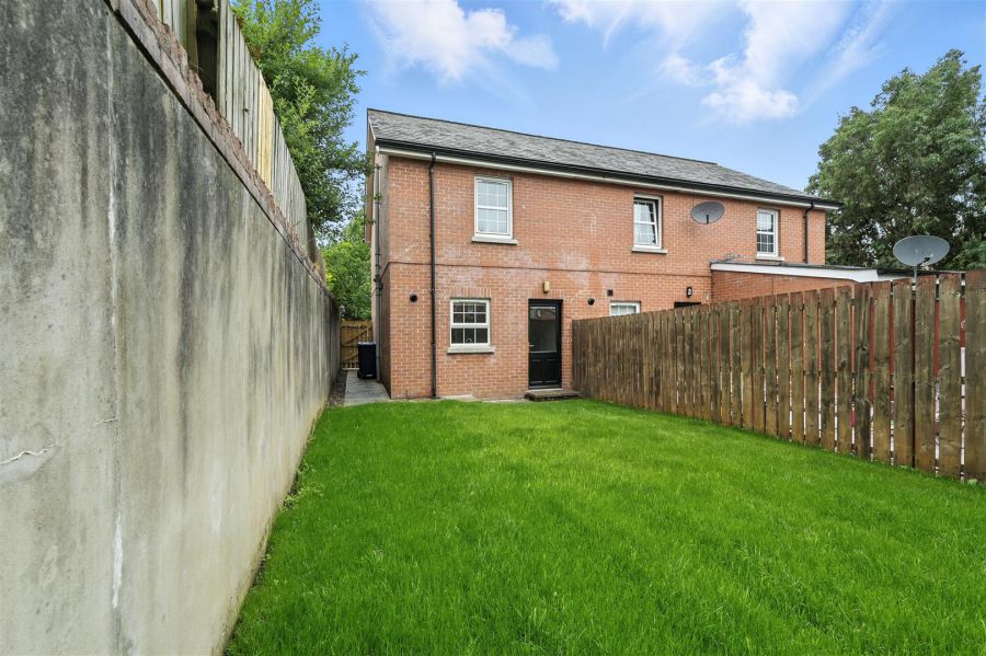 15 Milfort Mews