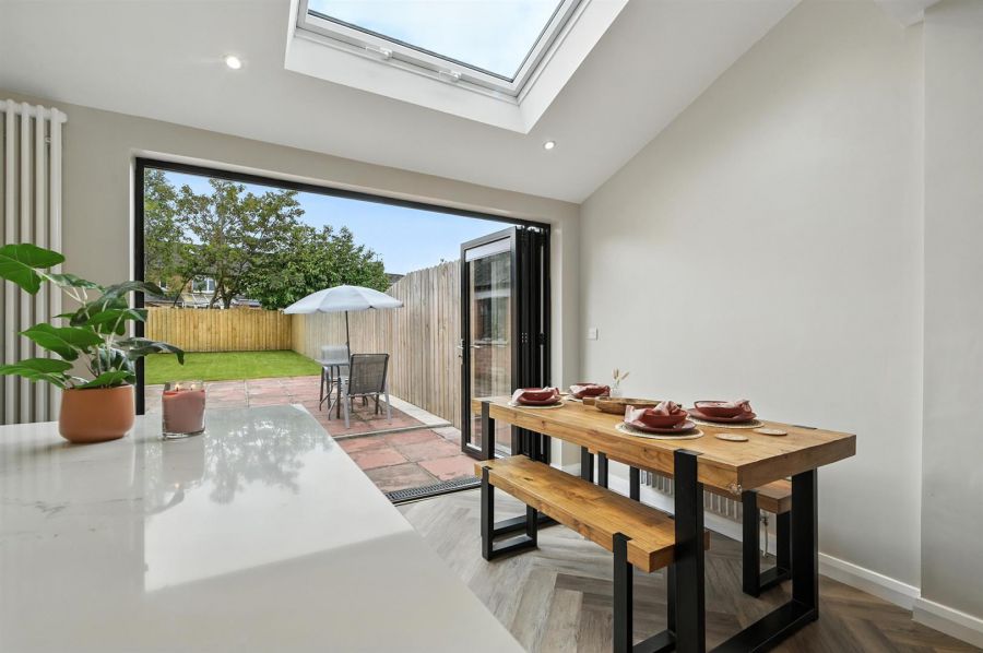 85 Priory Park