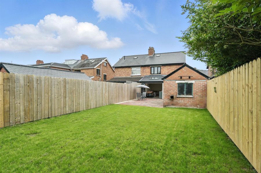 85 Priory Park